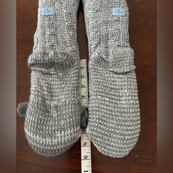 Jane and Bleecker Plushfill Slipper Socks | gray/white | size 4-10 - Picture 8 of 8